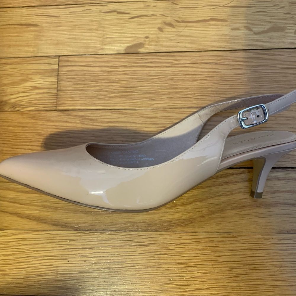 Halogen Size 6 patent tan heels shoes